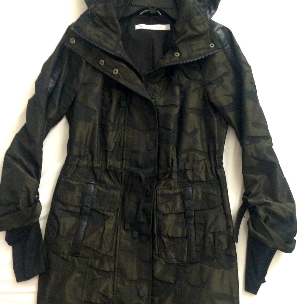 Blanc noir camo anorak xs
